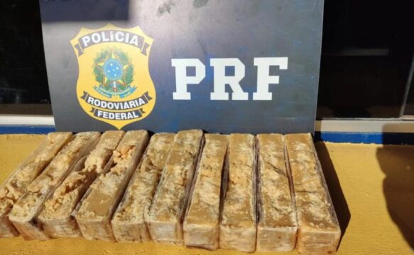 Traficante é preso com mais de cinco quilos de pasta base de cocaína na BR-365, em Uberlândia