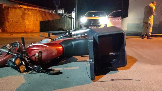 Catalão: Acidente de trânsito em cruzamento de ruas no Bairro dos Lucas, deixa motociclista ferido