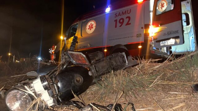 Jovem fica ferido após acidente entre duas motocicletas, em Caldas Novas