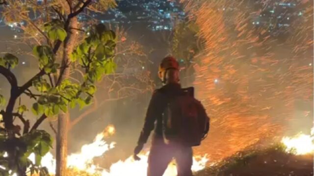 Incêndio de grande proporção atinge Morrinho de São João em Catalão