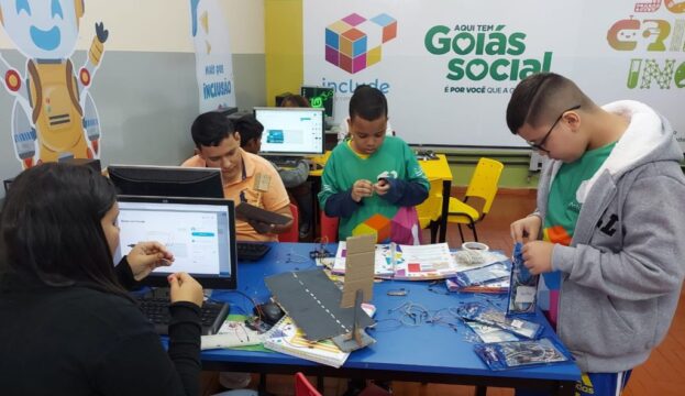 Governo de Goiás, em parceria com o Instituto Campus Party, oferece cursos de robótica e programação, em Catalão