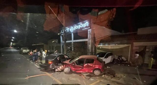 Acidente envolvendo três veículos e motorista alcoolizado é registrado em Araguari