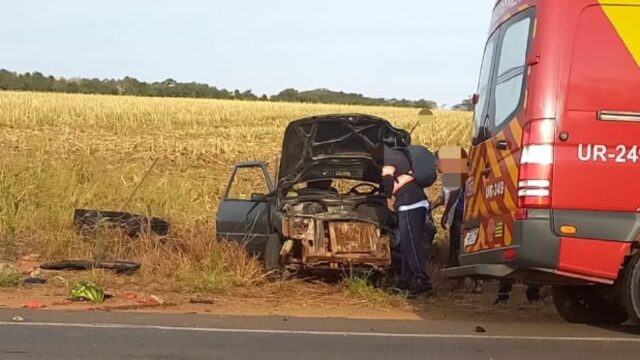 Três veículos colidem na GO-330 em Ipameri, deixando uma vítima grave e outras feridas