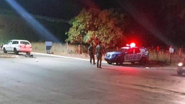 Acidente envolvendo carro e bicicleta deixa vítima ferida em Pires do Rio