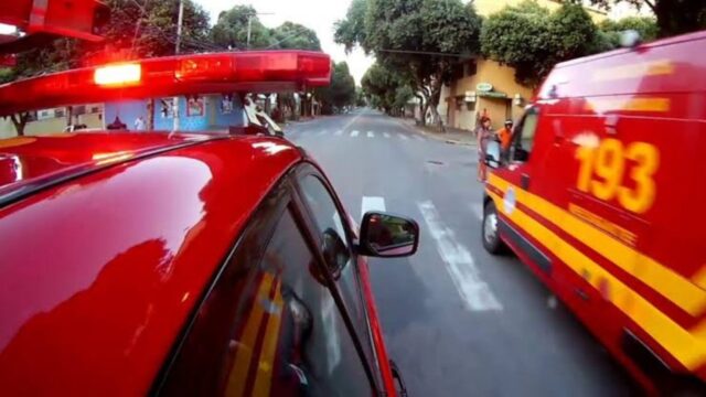 Três pessoas ficam feridas após serem atropeladas em Uberlândia