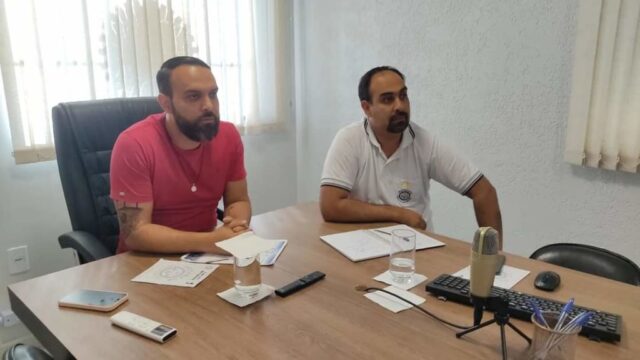 Diretoria do Sindicato Metabase discutem acordo coletivo com representante da empresa Armac