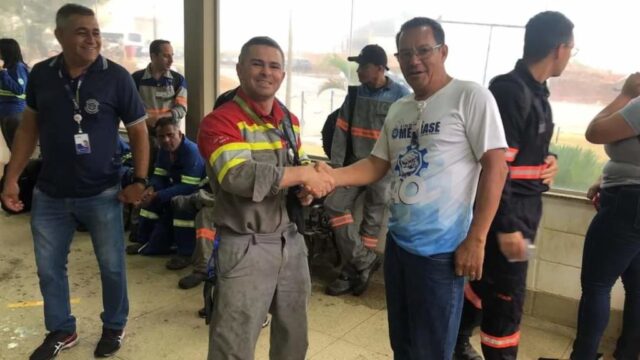 Diretoria do Sindicato Metabase recepciona trabalhadores da Cmoc no complexo terminal
