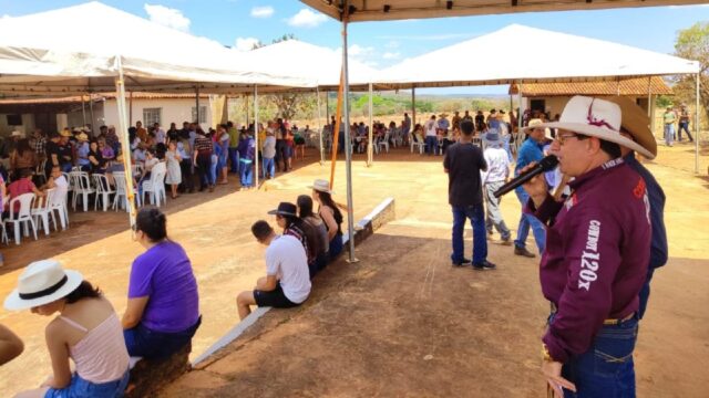 Cavalgada do São Miguel reúne cerca de 800 pessoas no município de Ouvidor