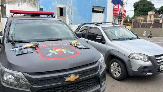 Operação policial em Catalão: Suspeito é preso com carro furtado e drogas após tentativa de fuga