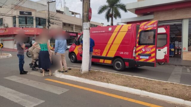 Motociclista fica ferido após colisão carro versus moto em rotatória na região central de Catalão