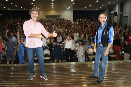 Nilton Pinto & Tom Carvalho fazem mega show de humor em Catalão