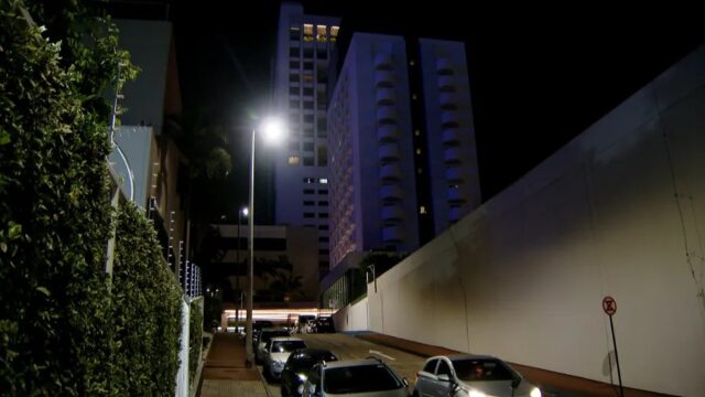 Trabalhador morre após levar choque durante manutenção de elevador em complexo de shopping, em Uberlândia
