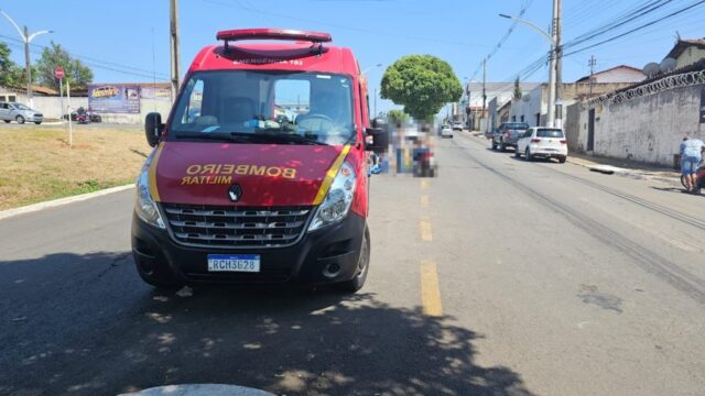 Catalão: Motociclista e passageira ficam feridas após desviar de cachorro e cair da moto