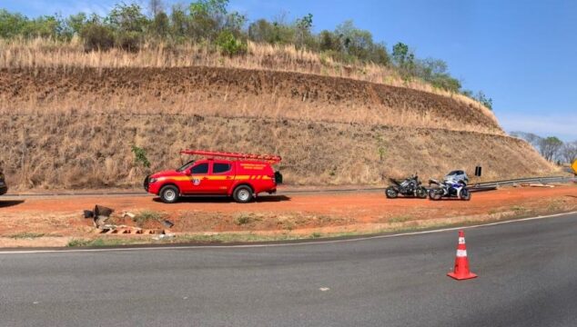 Motociclista é encontrado ferido em ribanceira de quase 20m na BR-050, entre Araguari e Catalão
