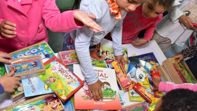 Projeto "Cantinho da Leitura" busca estimular o hábito da leitura nos estudantes de Cristalina (GO)