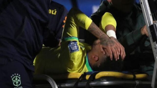 Neymar tem ruptura do ligamento do joelho e passará por cirurgia