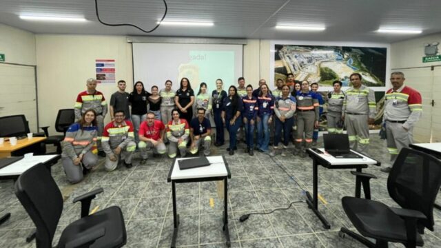 PCGO ministra, em indústria de Catalão, palestra sobre violência doméstica