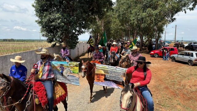 Em Goiandira; cavalgada de Nossa Senhora Aparecida reúne cerca de 700 pessoas no município