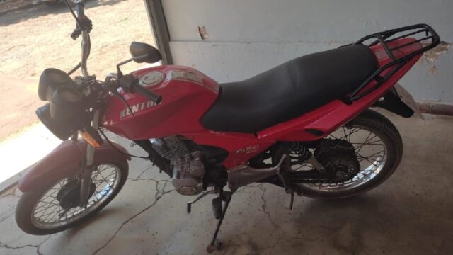 Motociclista sem habilitação é detido por adulteração de placa em Urutaí