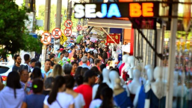 Números de empresas ativas e de empregos formais batem recorde em Goiás, aponta IBGE