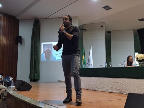 Produtor de eventos, Pedro Gravata, realiza palestra inspiradora para estudantes de Catalão e região no evento Goiás Bem no Enem