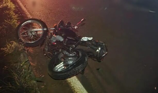 Motorista bate em moto de aplicativo, foge sem prestar socorro e passageira na garupa morre em Uberlândia