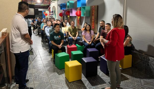 Obra que destaca as principais invenções chinesas é apresentada em ação educacional
