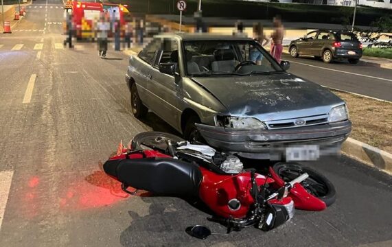 Catalão: Colisão entre veículos no cruzamento das Avenida Margon com a Raulina Fonseca Paschoal deixa motociclista com ferimentos