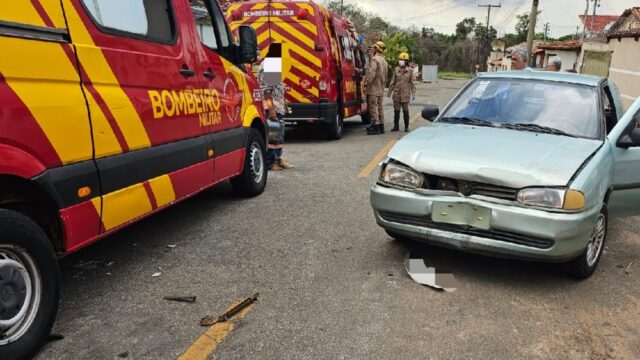 Mulher fica ferida em acidente entre moto e veículo de passeio em Catalão
