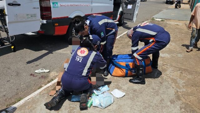 Jovem fica ferido em Catalão após cair da garupa de moto em movimento