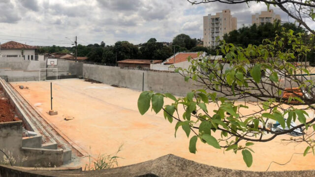 CATALÃO - Projeto Brincando na Quadra inaugura novo espaço poliesportivo na Escola Municipal José Sebba em 1º de novembro