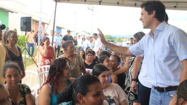 Governo de Goiás entrega casas a custo zero para moradores de Nova Aurora e Anhanguera