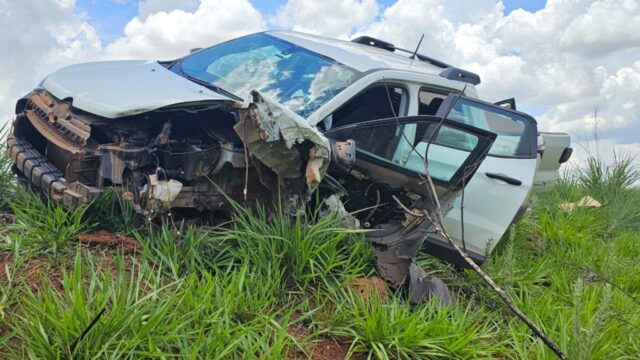 Colisão entre dois carros deixa três feridos na GO-330 entre Ouvidor e Três Ranchos