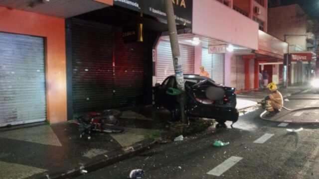 Motorista embriagado bate em motocicleta e deixa dois feridos gravemente em Uberlândia