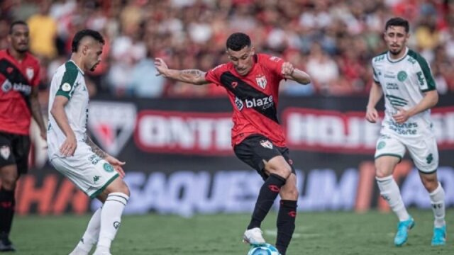 Diante de seu torcedor, Atlético-GO goleia Guarani e retorna a Série A