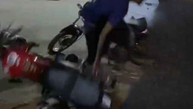 VÍDEO: Jovem é acusado de roubo e é linchado na Praça da Bíblia, em Catalão