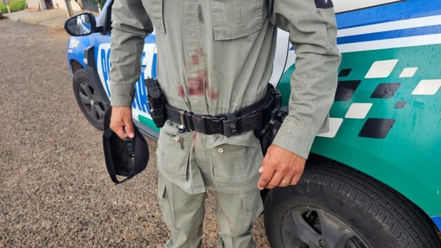 Indivíduo agride policial durante abordagem no bairro Portal do Lago 2, em Catalão