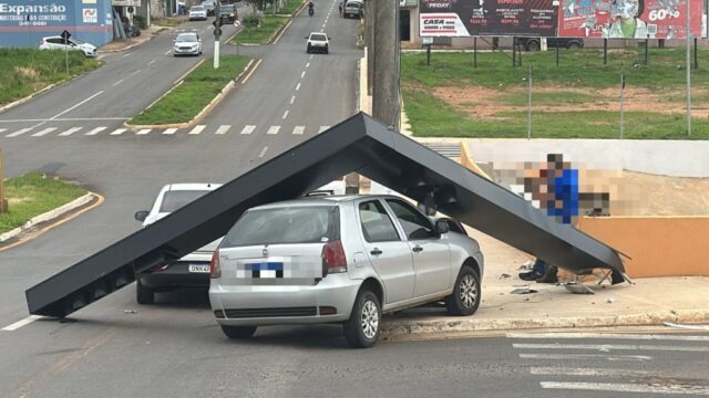 VÍDEO: Colisão entre veículos é registrado em principal cruzamento de avenidas, em Catalão