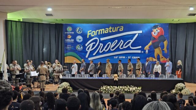 18ºBPM realiza formatura de 370 alunos da rede pública e privada de Catalão no programa Proerd