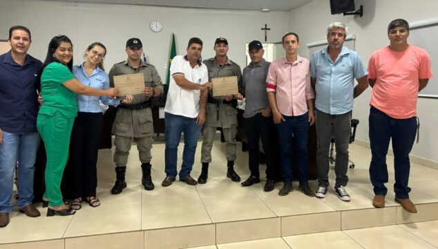 Câmara Municipal de Davinópolis presta homenagem a dois policiais com uma Moção de Aplausos