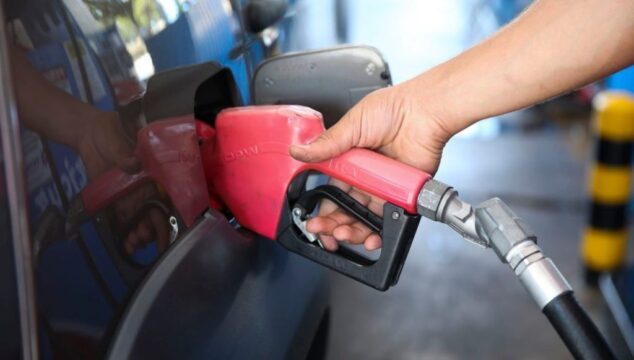 Petrobras anuncia redução de R$ 0,30 no preço do diesel