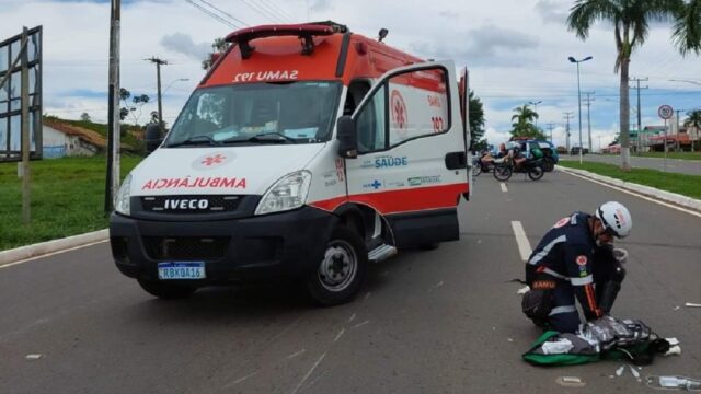 Idoso fica gravemente ferido em acidente entre moto e carro, em Caldas Novas