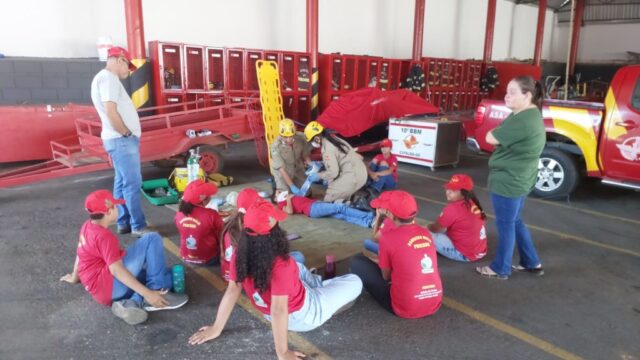 10° BBM de Catalão realiza atividades educativas com o Projeto Bombeiro Mirim de Goiandira