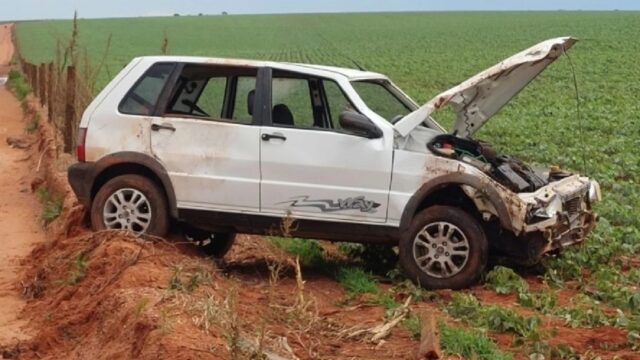 Em Caldas Novas, mulher fica em estado grave após veículo tombar em uma estrada vicinal