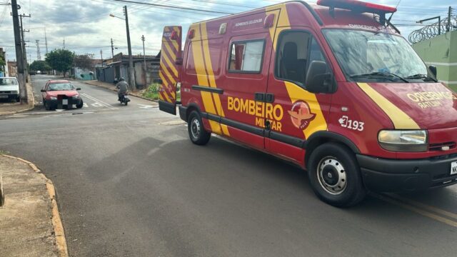 VÍDEO: Câmera de monitoramento registra colisão entre veículos na Vila União, em Catalão; passageira de moto sofreu ferimentos