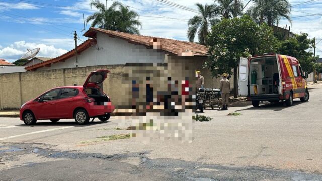 Motociclista é atropelada por automóvel em cruzamento no Bairro Jardim Brasília, em Catalão