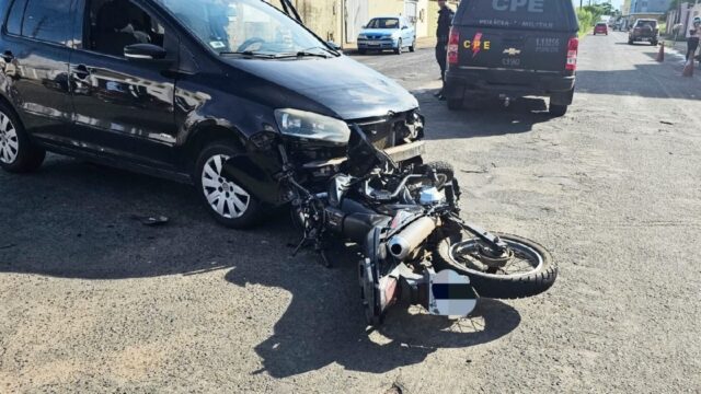 Vídeo: Motociclista fica ferido em colisão com veículo de passeio no bairro Ipanema, em Catalão