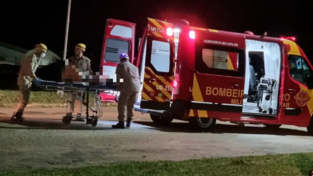Motociclista com ferimentos é atendida na GO-330, em Catalão