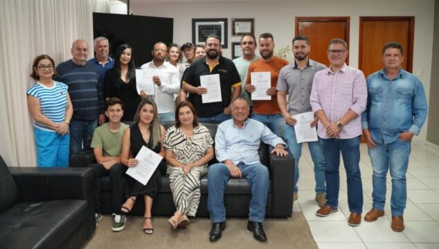 Prefeitura de Catalão realiza doação de lotes para empresários da cidade