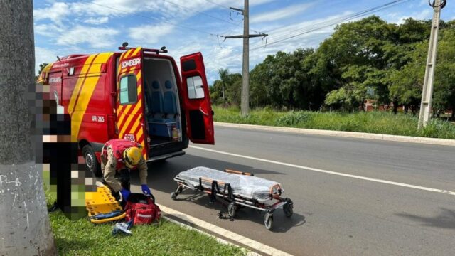 Motociclista fica ferido após sofre queda de moto, em Caldas Novas